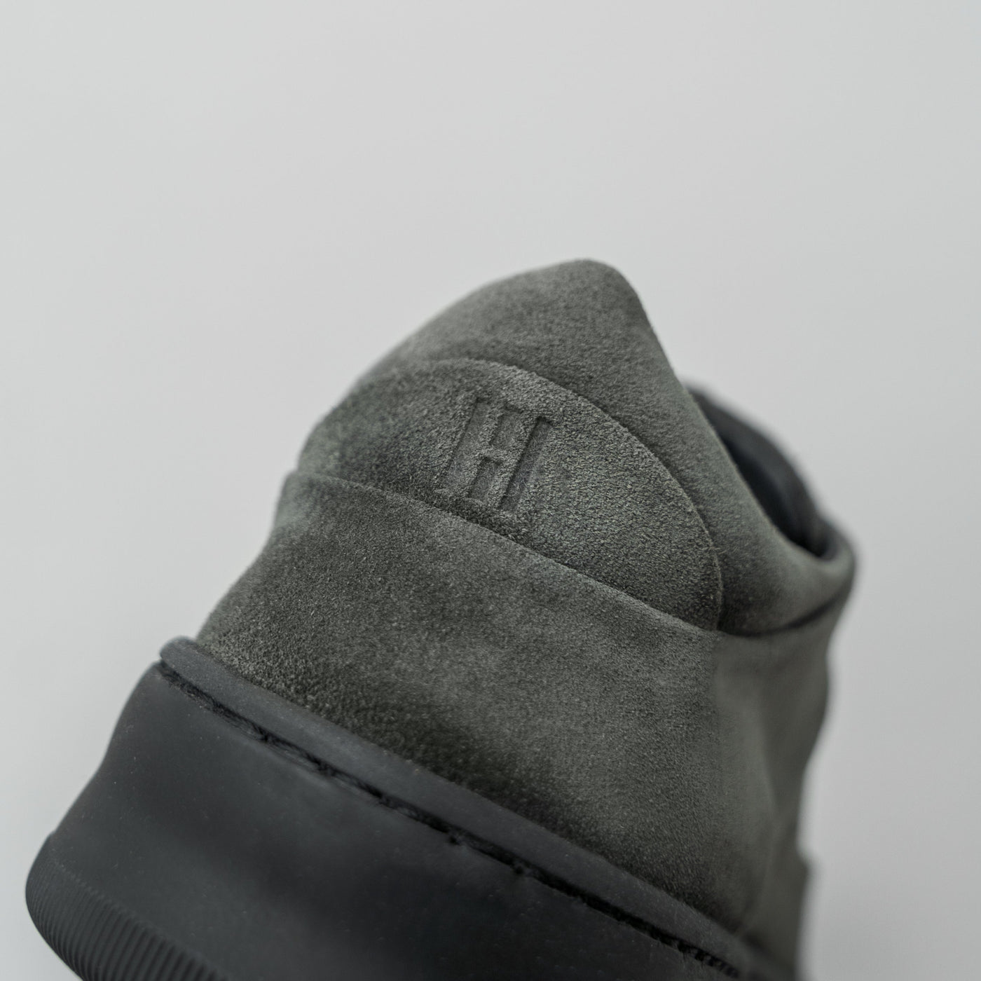 BENNET P4 LOW Army Green Suede - HINSON | ALPINA